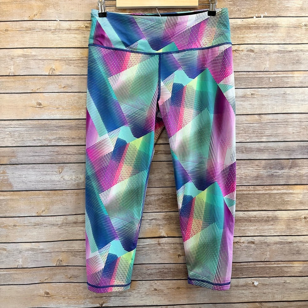 Victoria’s Secret VSX Sport Knockout Capri Leggings Women’s Size Large